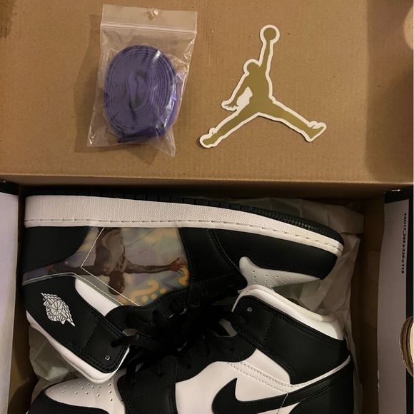 NWOT | Air Jordan 1 Black/White Hologram Sneakers - Picture 3 of 7